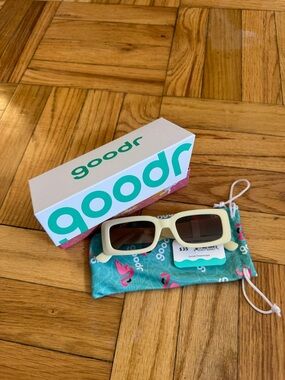 Goodr Sunset Dreamscape Cream Luxe G Rectangular Sunglasses (NWT)